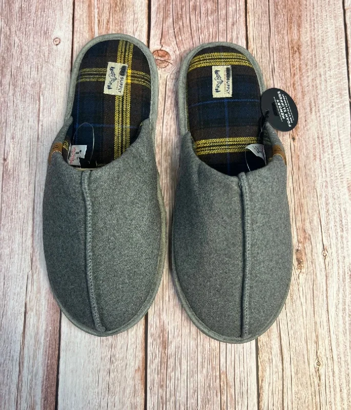 women's pajamas in soft, breathable materialsMen's Grey Mule Slippers