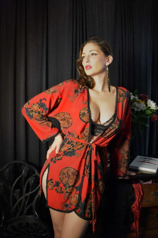 women's pajamas for loungingLe Moineau Luxe Robe- Red Kimono Floral